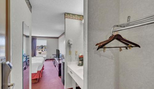 King Room - Non-Smoking