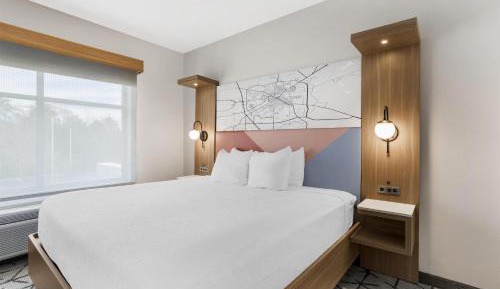 King Room with Shower Only - Non-Smoking