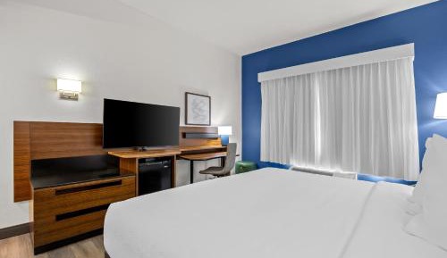 King Room with Sofa Bed - Non-Smoking
