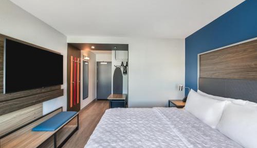 King Room with Walk-In Shower