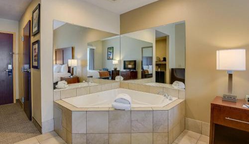 King Room with Whirlpool - Non-Smoking