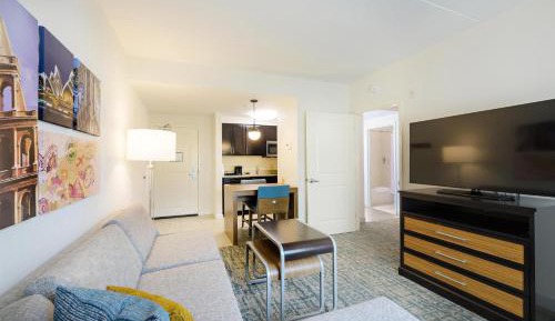 One-Bedroom Queen Suite with Two Queen Beds - Non-Smoking
