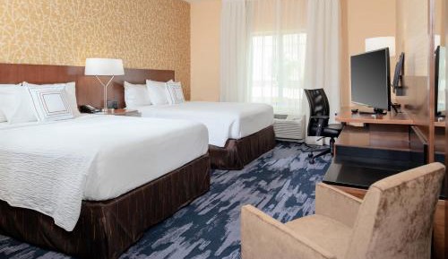 Queen Room with Two Queen Beds - Hearing Accessible
