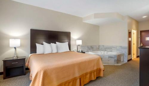 King Suite with Sofa Bed and Spa Bath - Non-Smoking