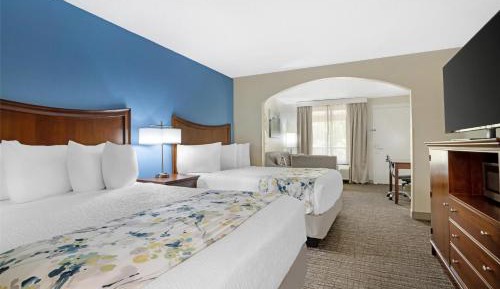 Queen Suite with Sofa Bed - Non-Smoking