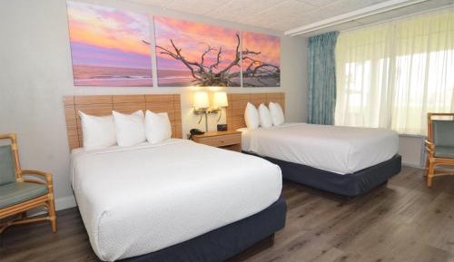 2 DOUBLE BEDS - PARTIAL OCEAN VIEW