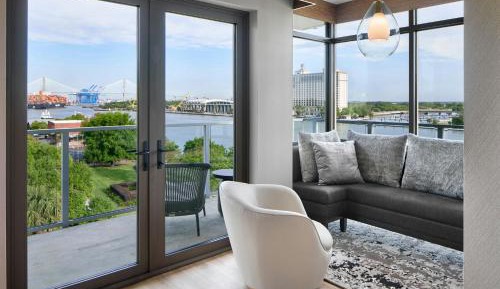 One-Bedroom King Suite with River View and Balcony