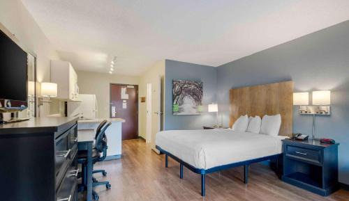 Queen studio with 1 Queen Bed - Disability Access/Non-Smoking