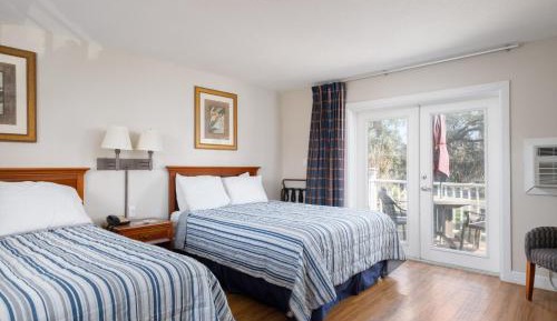 Deluxe Queen Room
