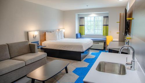 1 Queen Bed, Mobility Accessible Studio Suite, Non-Smoking