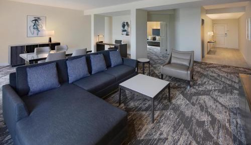 1 Bedroom Suite, 1 King