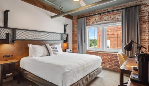 Deluxe King Room