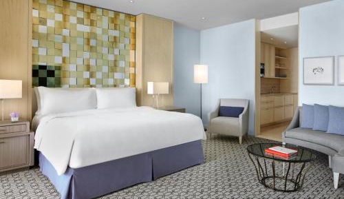 Astor Luxe Guest Room, 1 King, Oceanfront