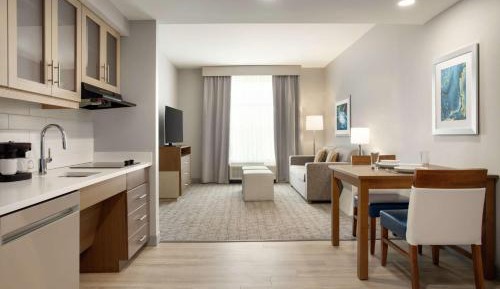 One-Bedroom King Suite with Bath Tub - Mobility Accessible