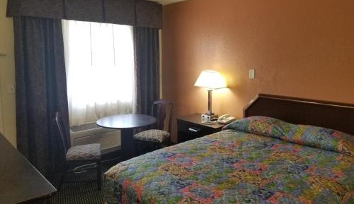 Queen Room - Non-Smoking
