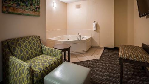 King Suite with Spa Bath