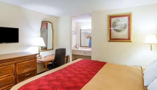 Queen Room with Two Queen Beds - Smoking