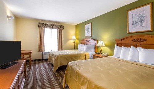 Queen Room with Two Queen Beds - Non-Smoking