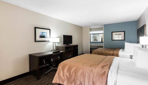 Queen Room with Two Queen Beds - Smoking