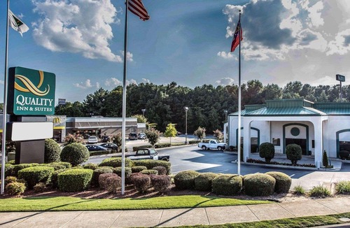 Stockbridge Hotel | Quality Inn & Suites Stockbridge Atlanta South I-75