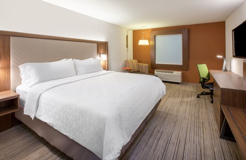 Brunswick Hotel | Holiday Inn Express and Suites Brunswick, an Ihg Hotel