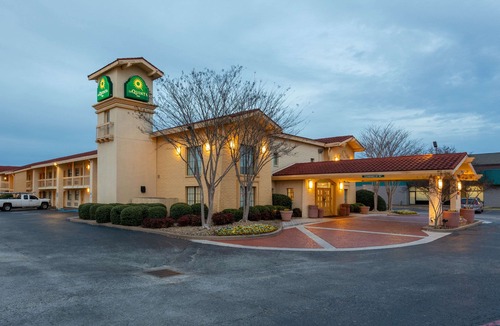 Huntsville Hotel | La Quinta Inn by Wyndham Huntsville Research Park