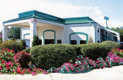 Stockbridge Hotel | Quality Inn & Suites Stockbridge Atlanta South I-75
