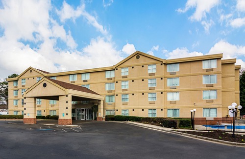 Forest Park Hotel | Quality Suites Atlanta Airport East