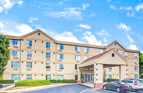 Forest Park Hotel | Quality Suites Atlanta Airport East