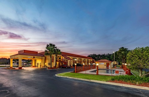 Kingsland Hotel | Econo Lodge Cumberland