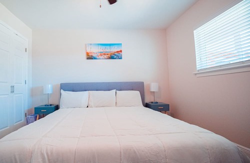 Biloxi Apartment | 💥👣WALK 2 SHORES | 2BR SLEEPS 6 & NEARBY CASINOS