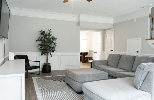 National Hills House | SPACIOUS TOWNHOME NEWLY RENOVATED! BEST LOCATION AUGUSTA HAS TO OFFER!