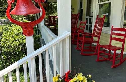 Black Mountain Bed & Breakfast | Red Rocker Inn