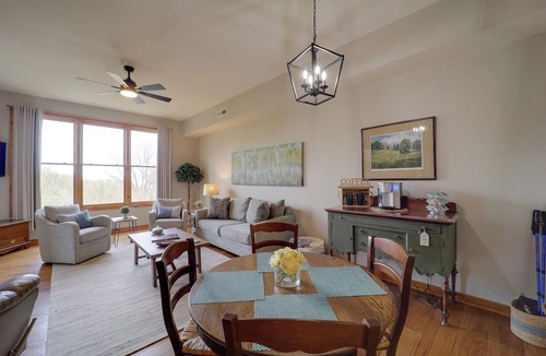Mountain Air Apartment | 36 Mi to Asheville: Mtn-view Home in Burnsville!