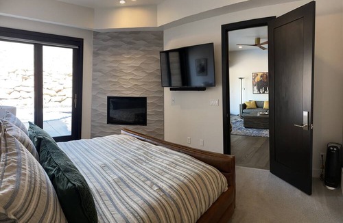 Park City House | Walk to Gondola. One night free with 7 night booking!