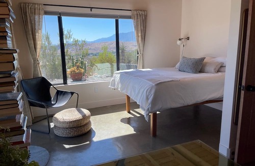 Morongo Valley House | 🌵 Verdin's Nest - Romantic Retreat w/Hot Tub Under the Stars! 🌵