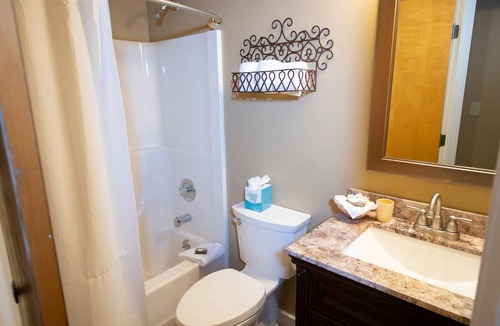 Ludlow Condo | Mountain Lodge At Okemo-1br Newly Renovated 1 Bedroom Condo by RedAwning