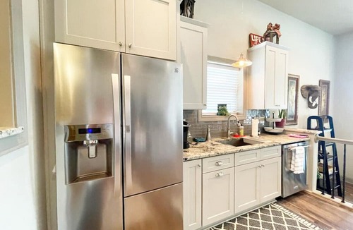 Jackson House | Becky's Lake Bungalow