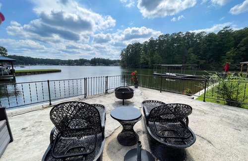Jackson House | Becky's Lake Bungalow