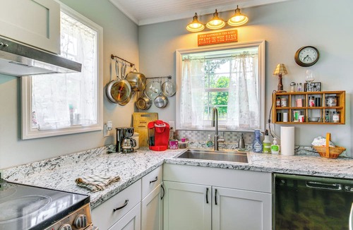 Wagener Cottage | Pet-Friendly Waegner Cottage On 30-Acre Horse Farm