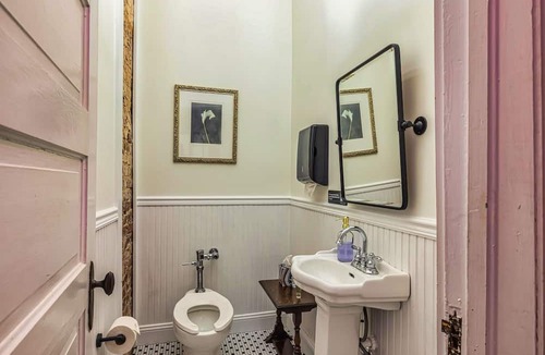 Senoia House | Welcome to the Famous, Award Winning VERANDA HISTORIC INN Senoia, GA