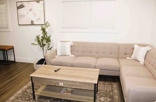 Athens House | Huge 4BR Athens Home near UGA