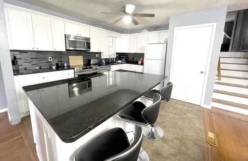 Powder Springs House | Cozy 4 bedroom 3 full bath house in quiet area