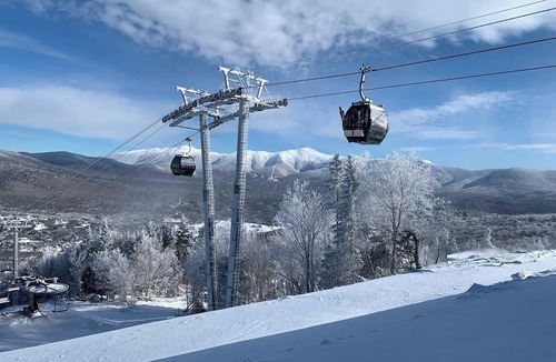 Bretton Woods Villa | Cr11 C11 Top Rated Townhome Great Views Fireplaces Wifi AC Short Walk to Slopes Pool gym Passes