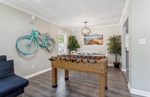 Coliseum Central Apartment | Coastal Retreat @ Coliseum| Pool, Bonus Rm, Gazebo
