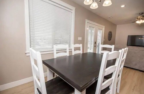 Cedar Hills Apartment | Mountain Views - Hot Tub - Huge Patio + BBQ Fun