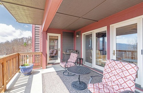 Banner Elk Condo | Grand Oaks RR1- Mountain Condo, Gated Resort, Indoor/Outdoor Pools & Hot Tub
