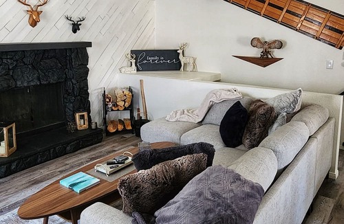 Arrowbear Lake Cabin | Modern Family Cabin in Arrowbear Lake Running Springs minutes to Snow Valley