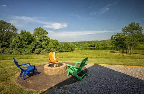 Makanda Cabin | Scenic 2BR A-Frame w/Hot Tub & Views