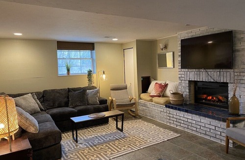 Glenn Haven Shores House | Pet Friendly! Summer home near the beaches of South Haven, and Saugatuck